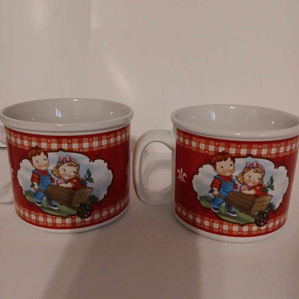 Campbell's Soup Kids (2) Mug Set- Red‎ Plaid Gardening Tomatoes 2002 Collection